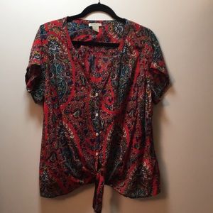 Lucky short sleeve paisley top